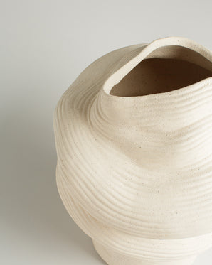 Matt ceramic vase, Luzz, cream